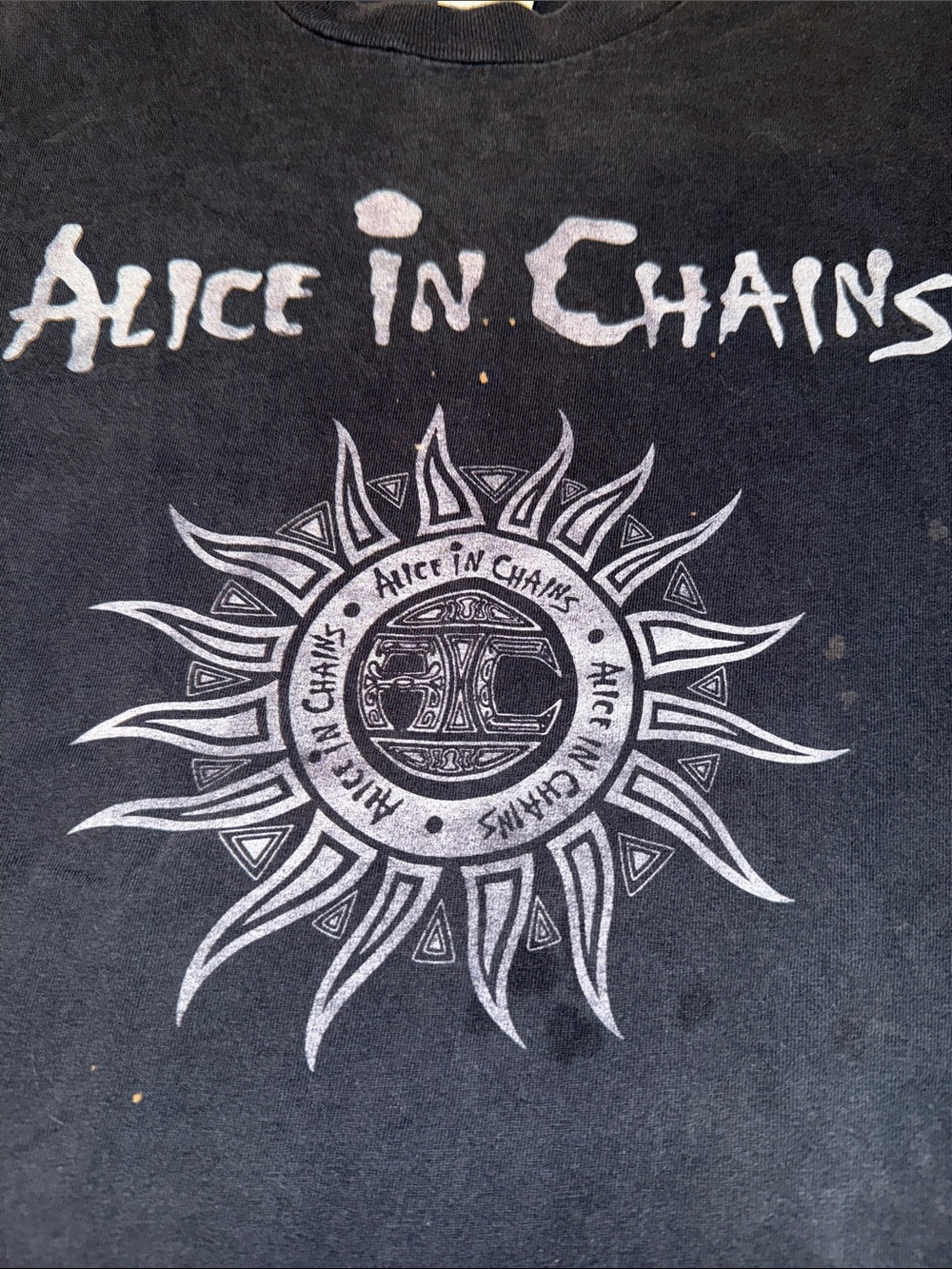 Alice In Chains vintage men’s large distressed shirt band concert - Picture 2 of 6